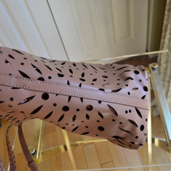 Chico's Chicos Laser Cut Neutral Leather Tote Bags Tan NWT - Picture 6 of 13